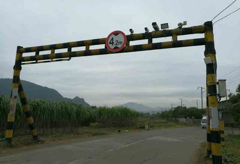 北京对开式限高架